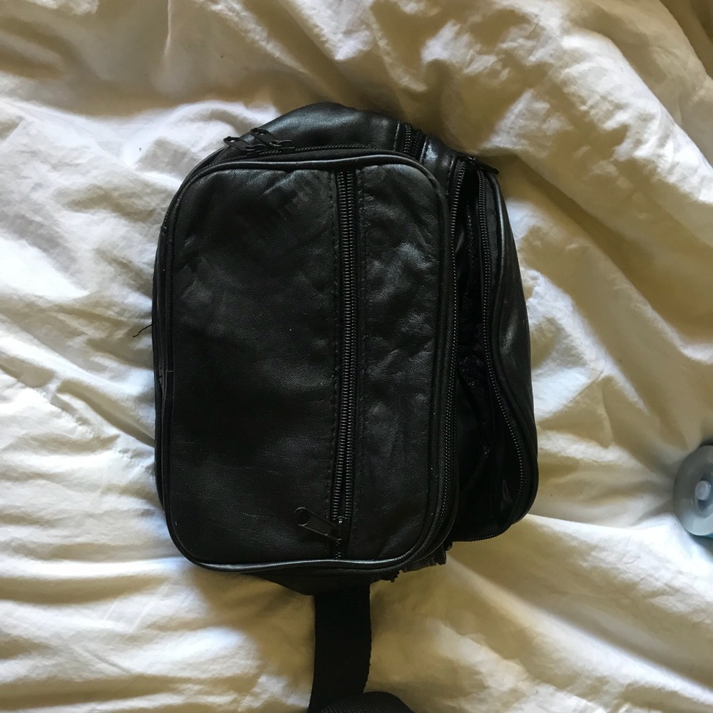 GENUINE LEATHER FANNY PACK